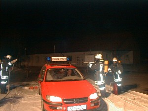 Desinfektion eines Kfz mit Hilfe der K�belspritze.