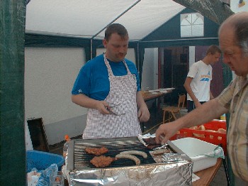 Bis in die späten Abendstunden konnte man die Spezialitäten vom Grill genießen