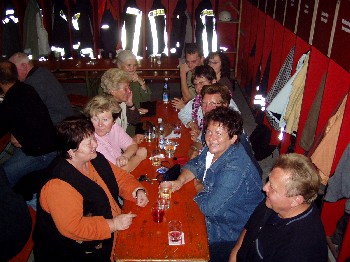 Die Donnerstagsgymnastik Gruppe verlegte ihre Aktivitäten ins Gerätehaus